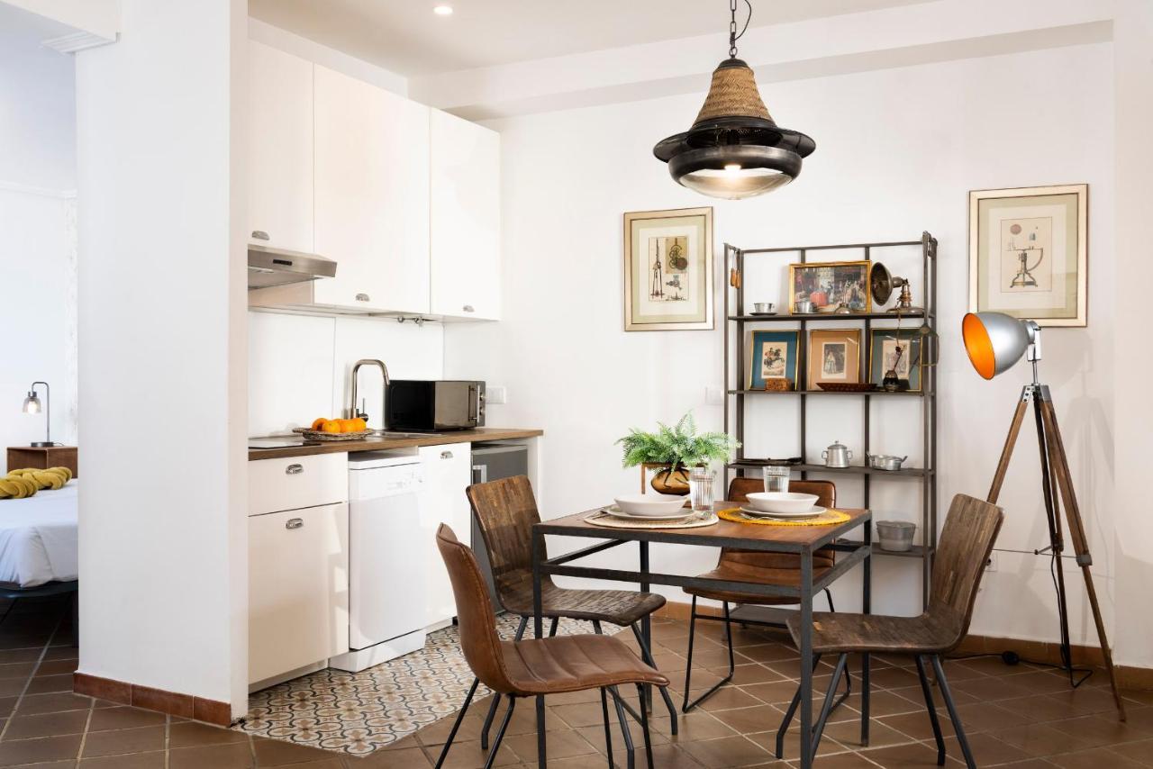 Lepanto Premium Apartments เซบีญา ภายนอก รูปภาพ